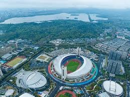 王建民在 2006 年以 19 胜并列美联胜投王，登上了多本美国体育杂志封面